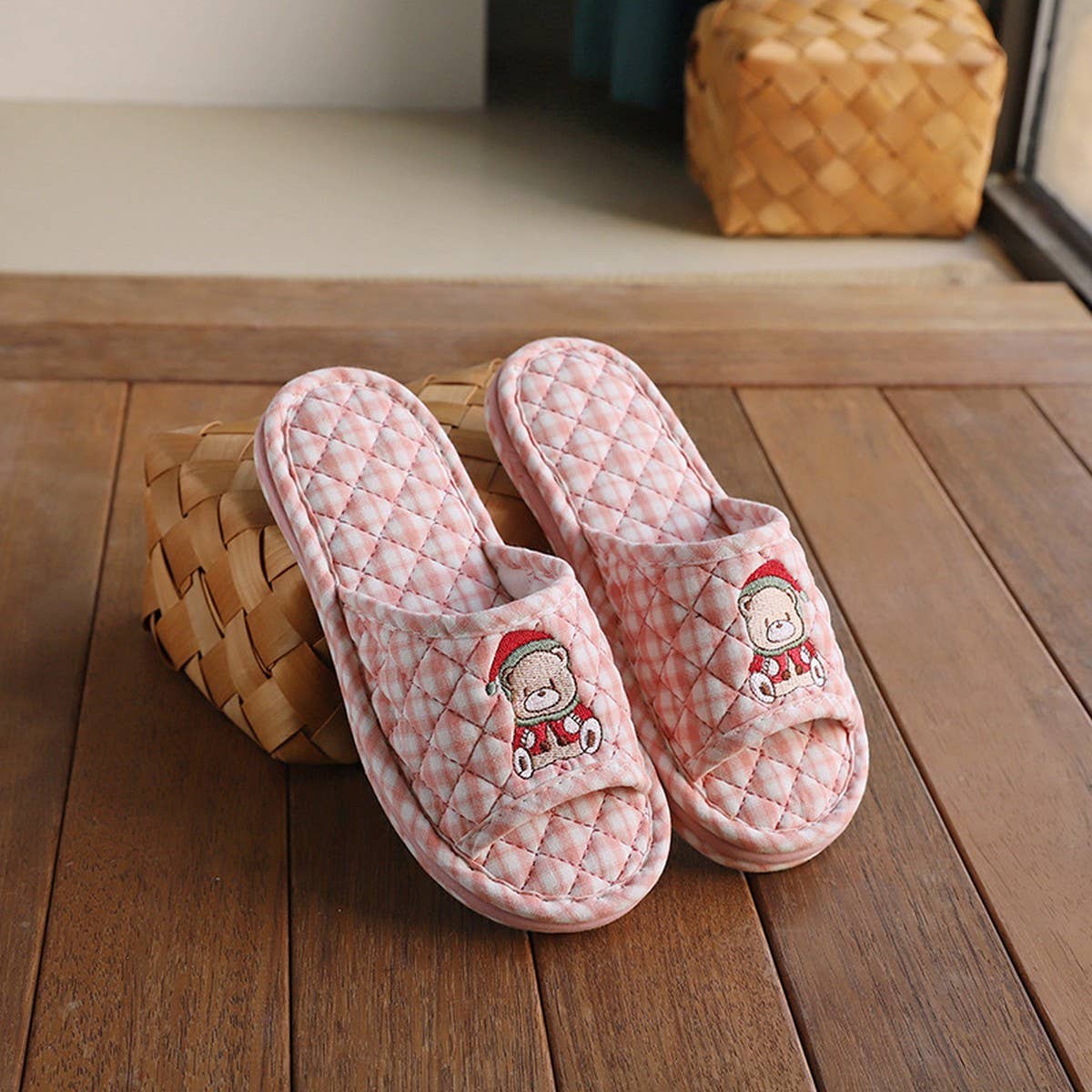 CUTE BEAR COTTON SLIPPERS WITH THICK SOLE_CWSHF0200