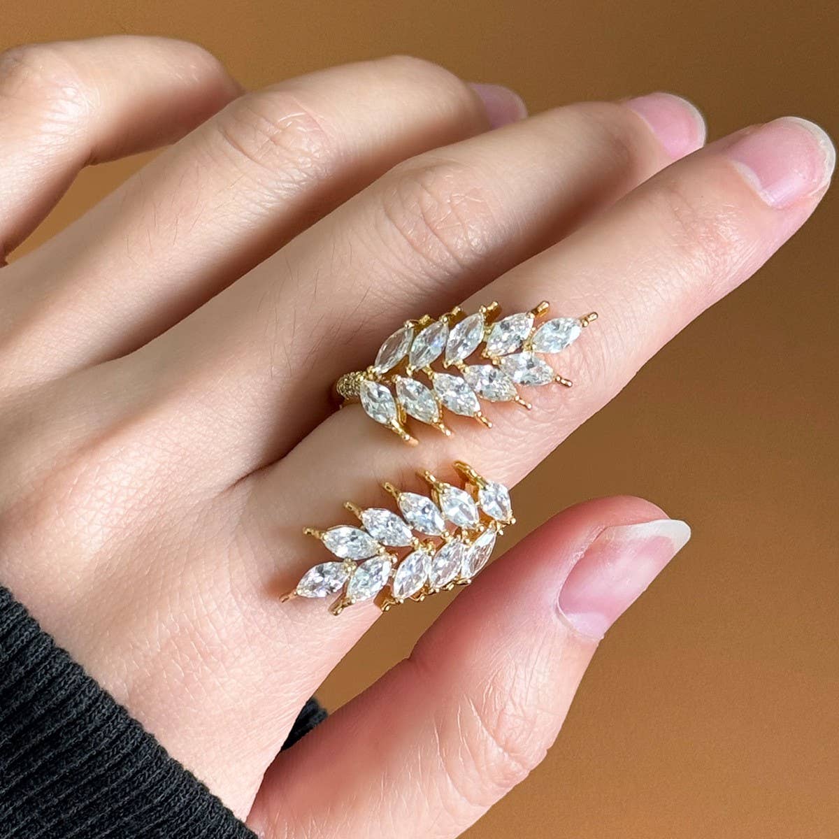 ZIRCON INLAID FASHIONABLE TEMPERAMENT OPEN RING_CWAJE2829