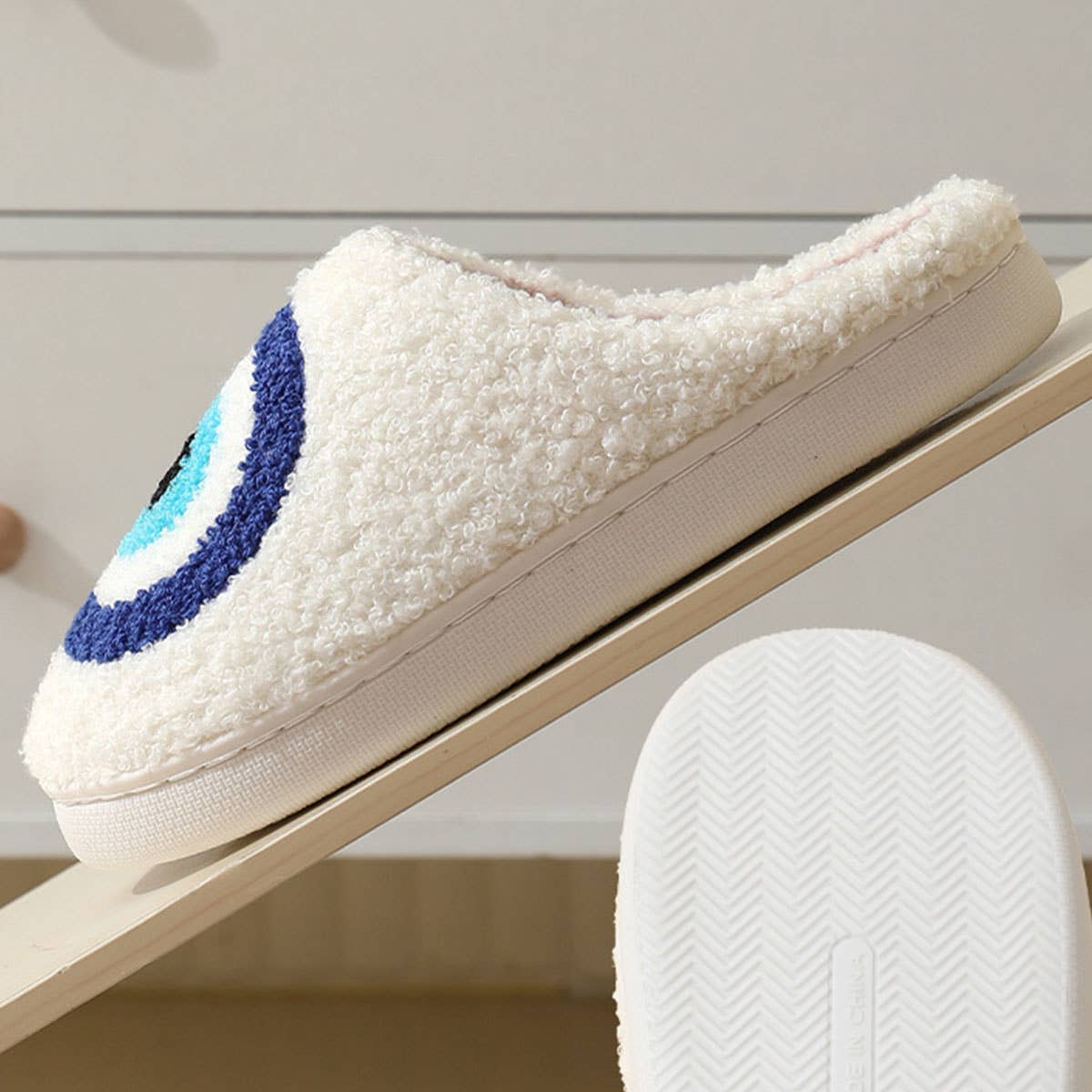 Cute Blue Eye Indoor Slippers For Fall/Winter