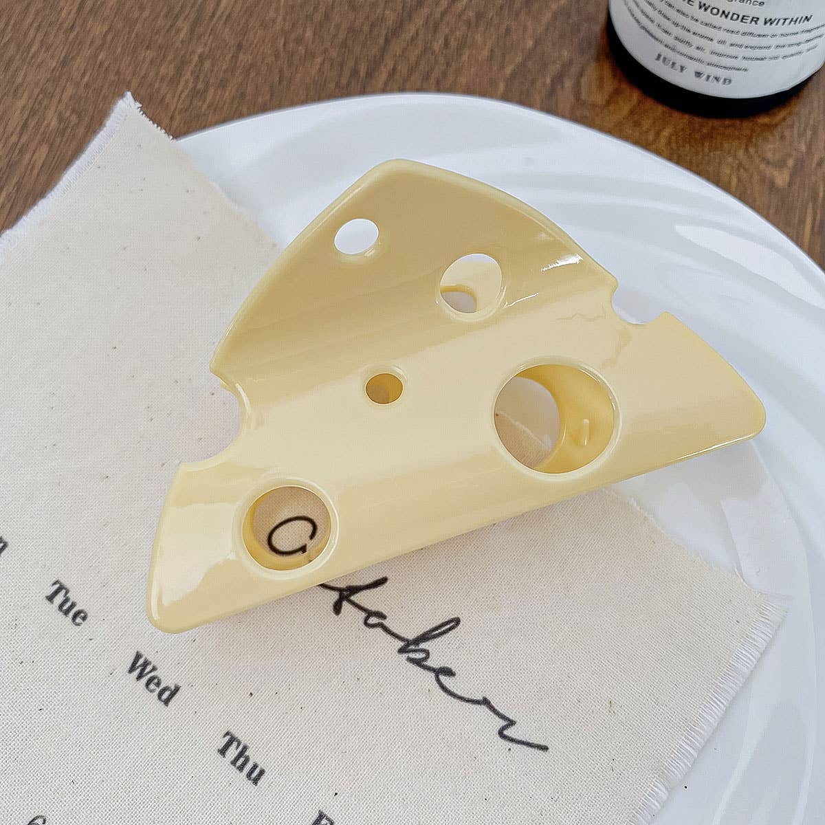 Cheese Hair Claw - Cute Large Clip for Girls_CWAHA0392