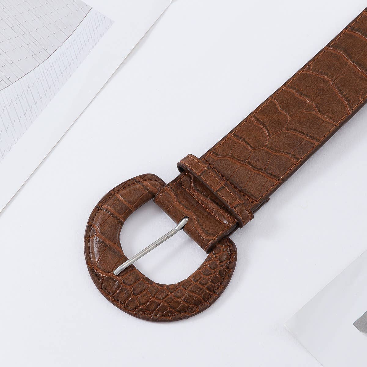The accessory is a simple and versatile wide belt