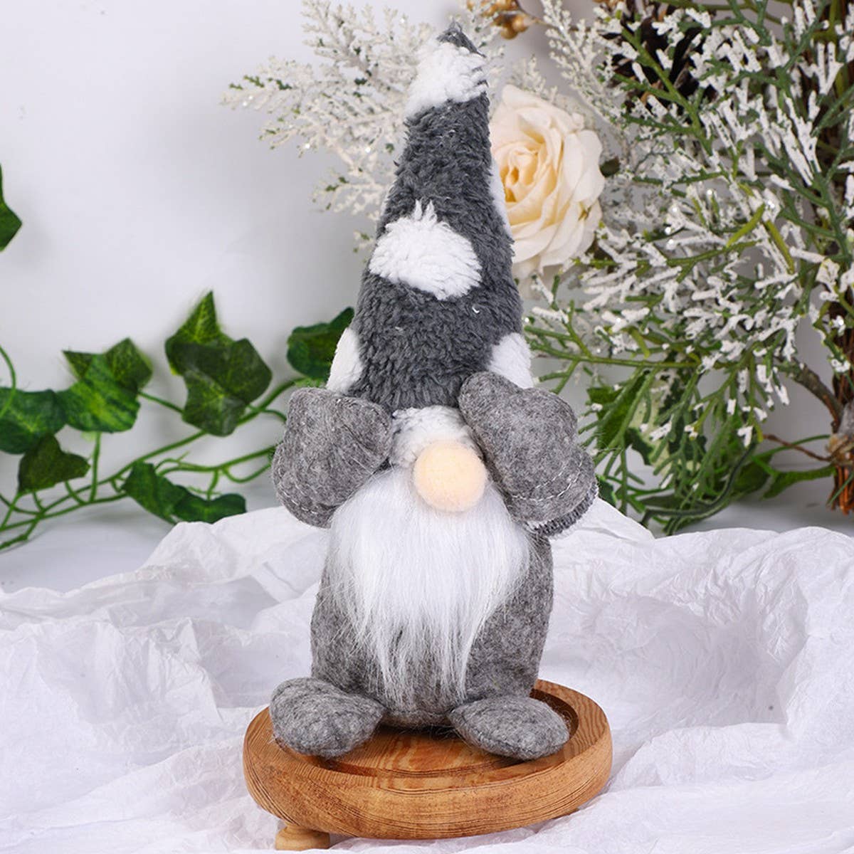 CHRISTMAS DECORATIONS SNOWFLAKE HAT FIGURINE