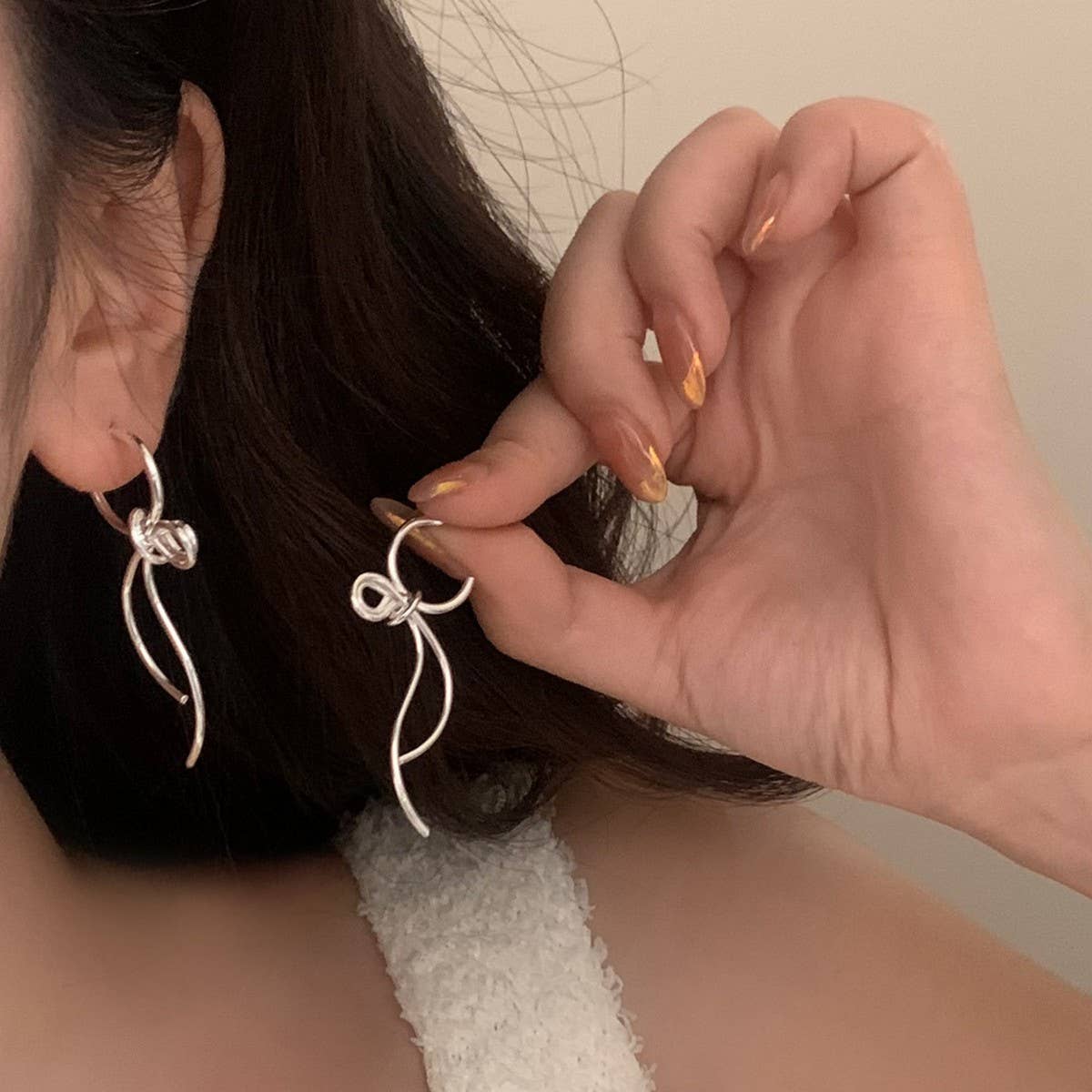 FASHIONABLE HIGH-GRADE METAL BOW PENDANT EARRINGS