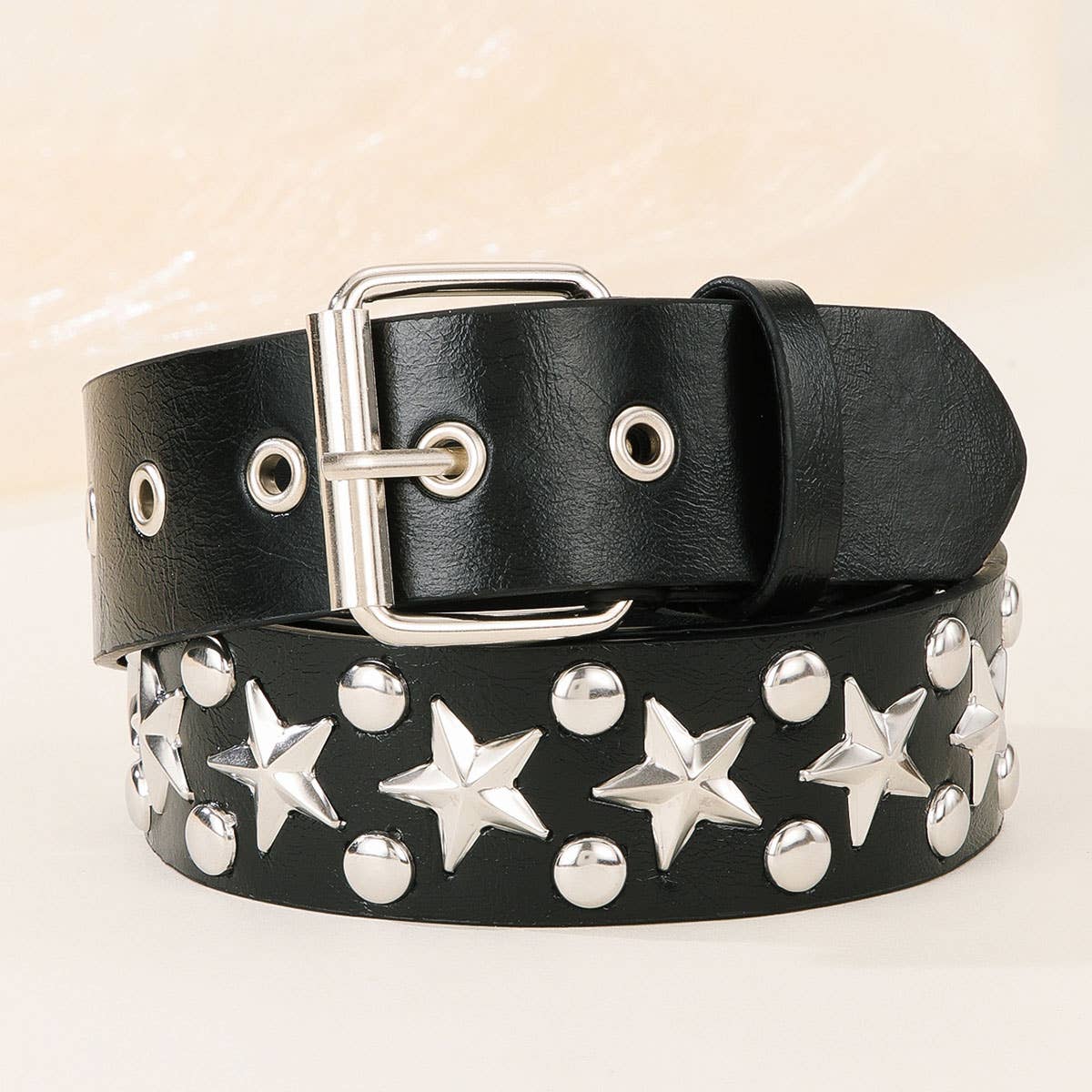 Five-pointed star rivets Punk-style belt