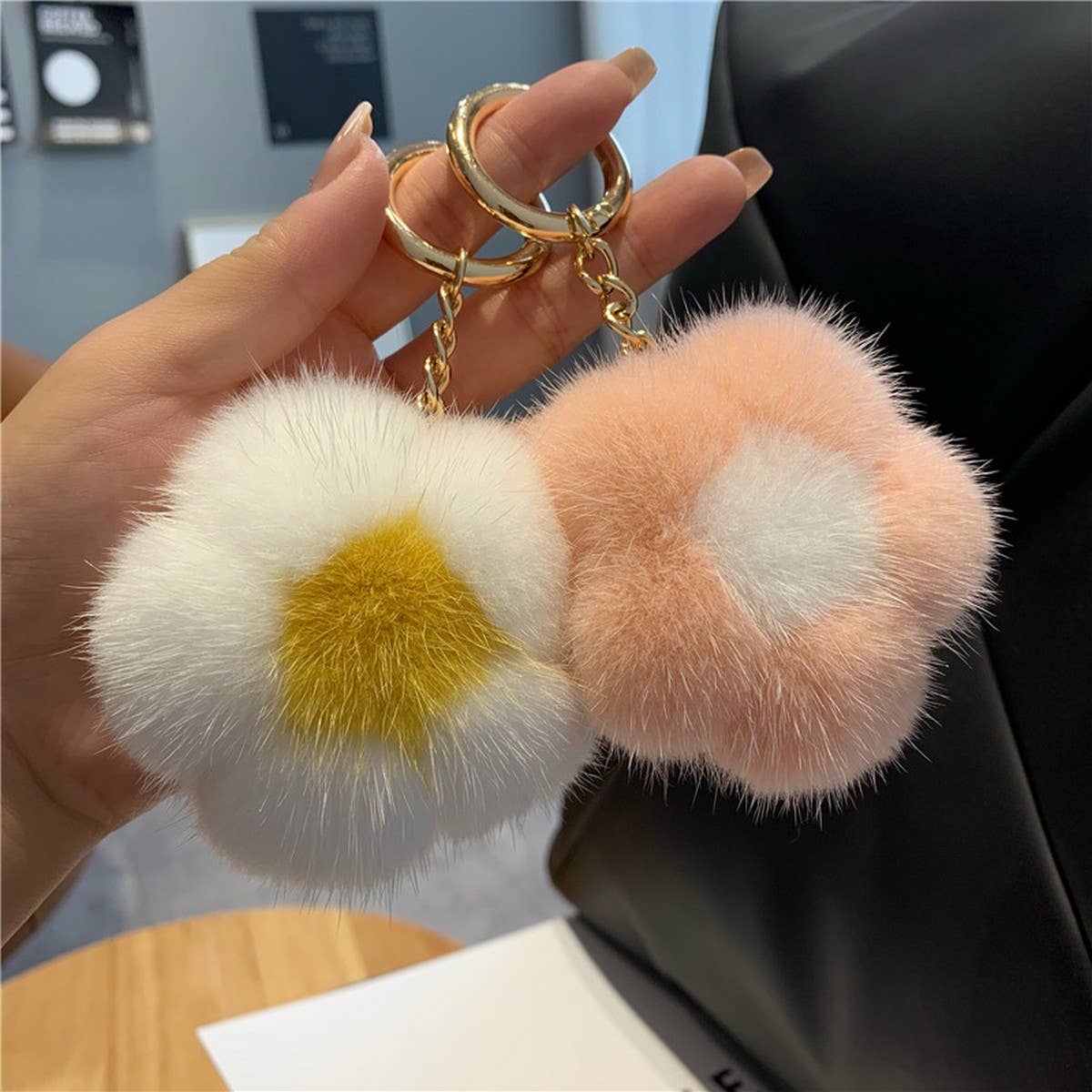 CUTE PLUSH FLOWER CAR KEYCHAIN BAG PENDANT