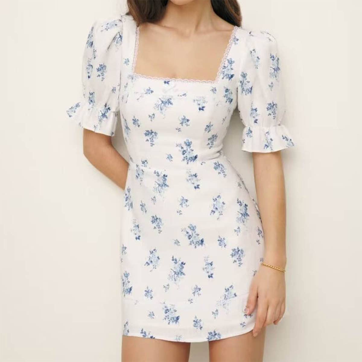 LACE-UP DRESS WITH PUFFY SLEEVES