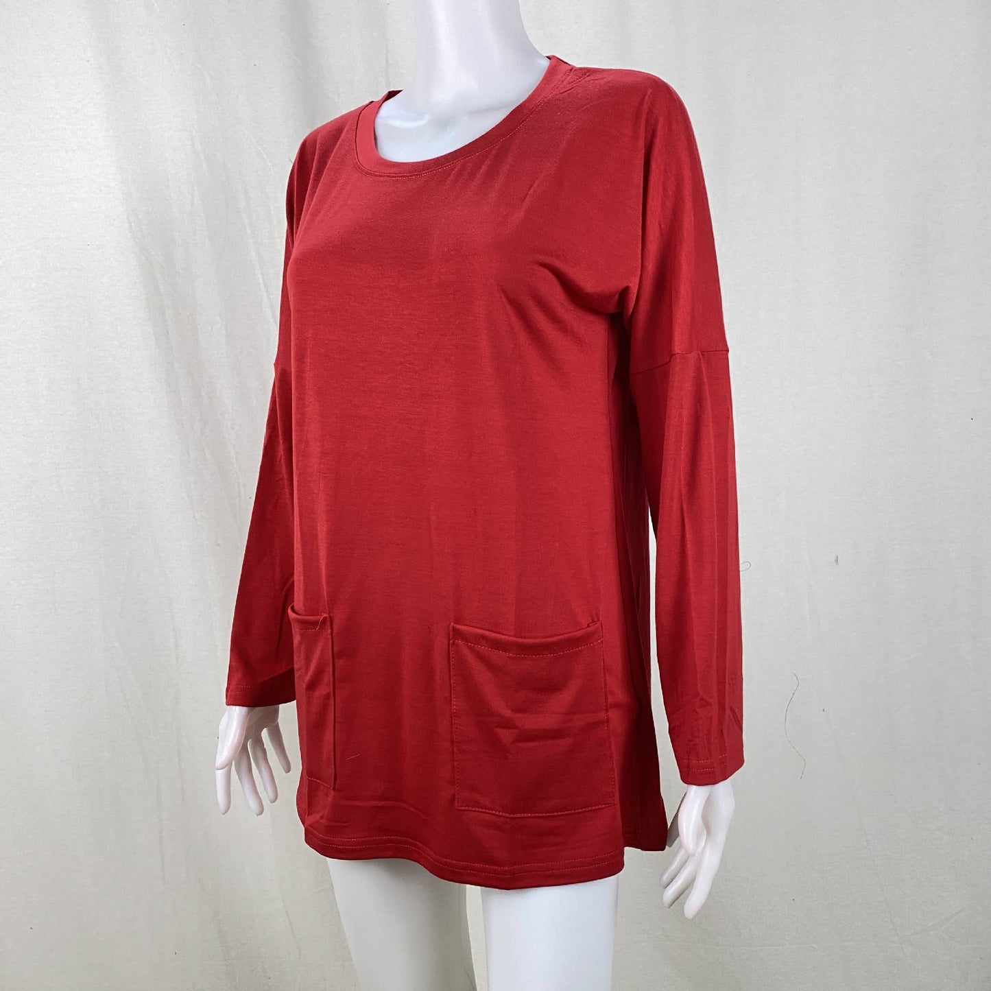 Solid-color loose round-neck pocket T-shirt