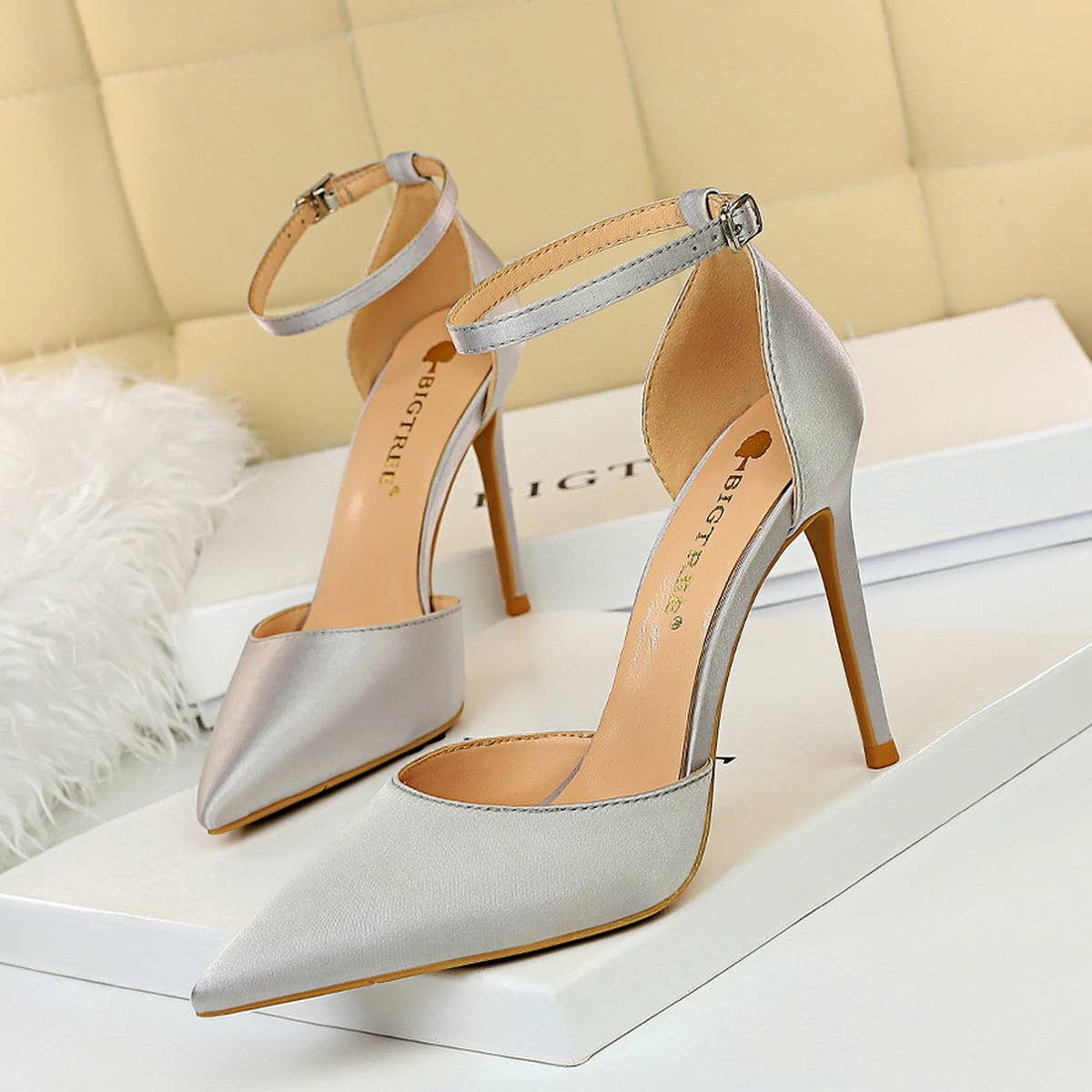SATIN SHALLOW-MOUTH POINTED HIGH-HEELED SHOES