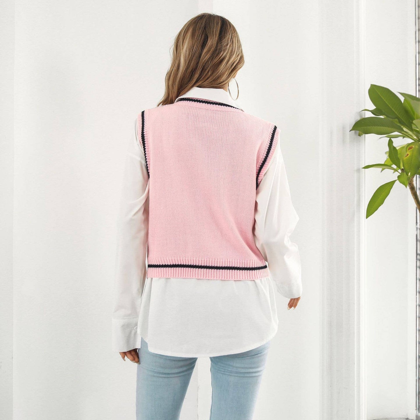 SKULL JACQUARD DIAMOND CHECK VEST SWEATER