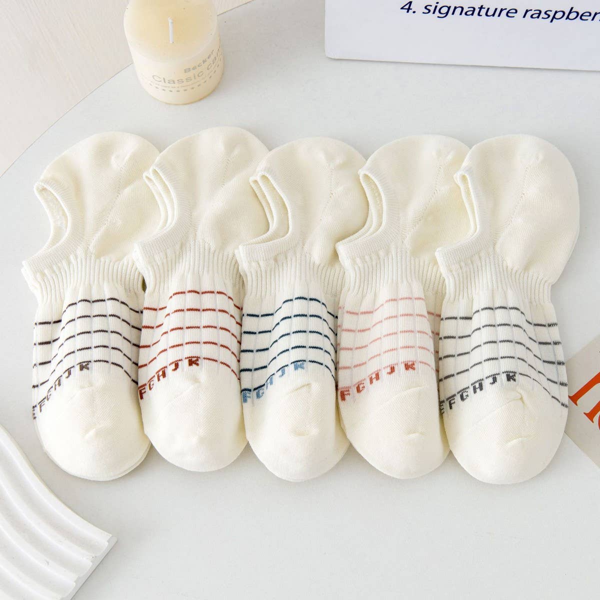 WHITE STRIPED WAIST WICKING HIDDEN SOCKS