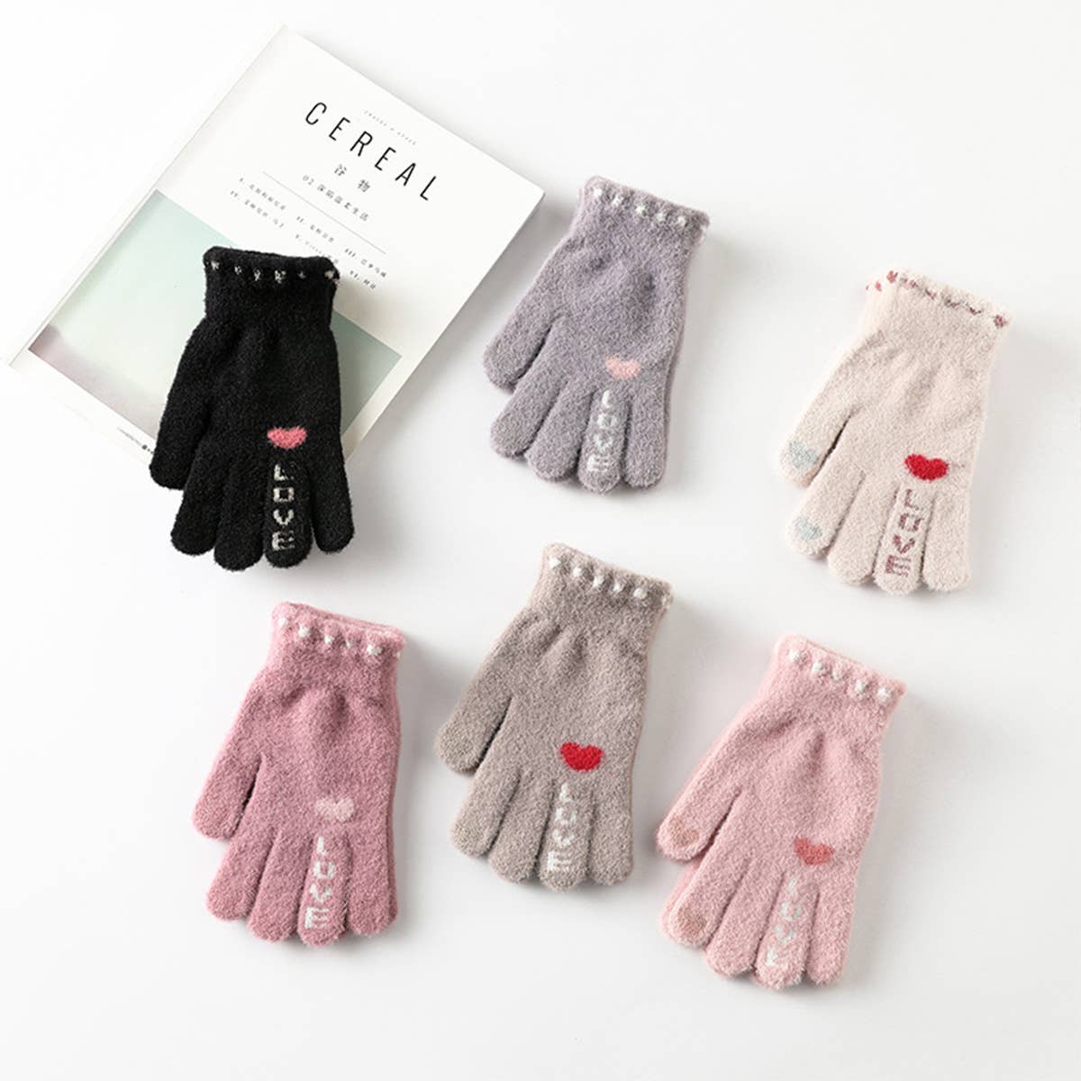 SKIN-FRIENDLY, WARM AND CUTE HEART-SHAPED GLOVES_CWMM1505