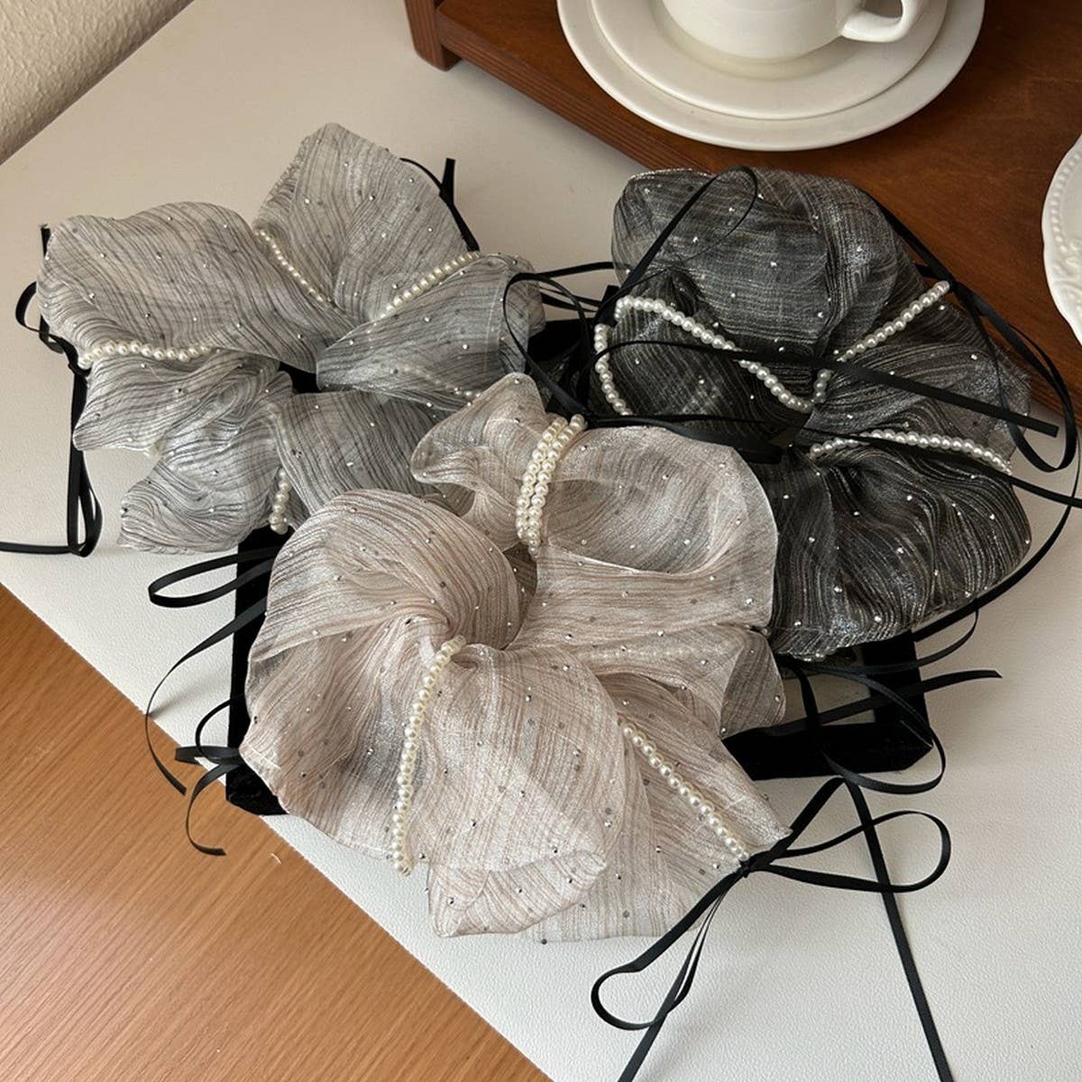 FRENCH STRIPED BOW COLLAR HAIR SCRUNCHIES