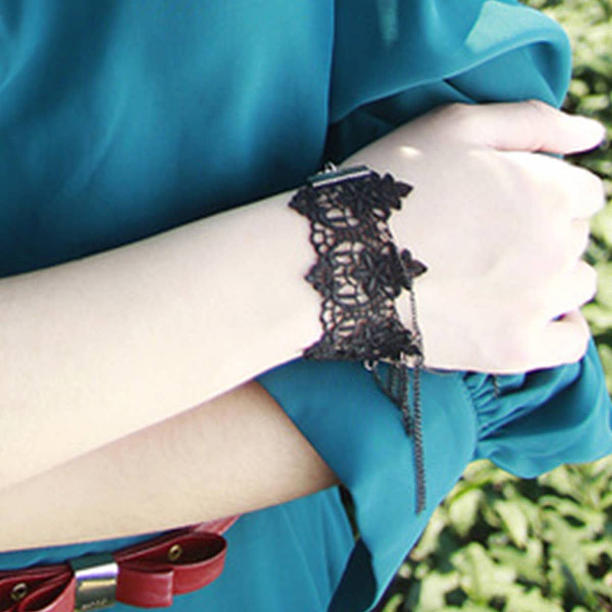 HALLOWEEN FASHION LACE BRACELET RETRO WRIST