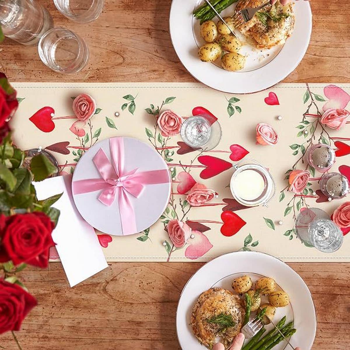 HOME VALENTINE'S DAY TABLE FLAGS AND TABLECLOTHS