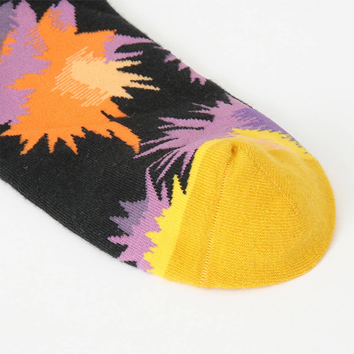 FANCY DESIGN PATTERNED KNEE HIGH SOCKS_CWMS0188