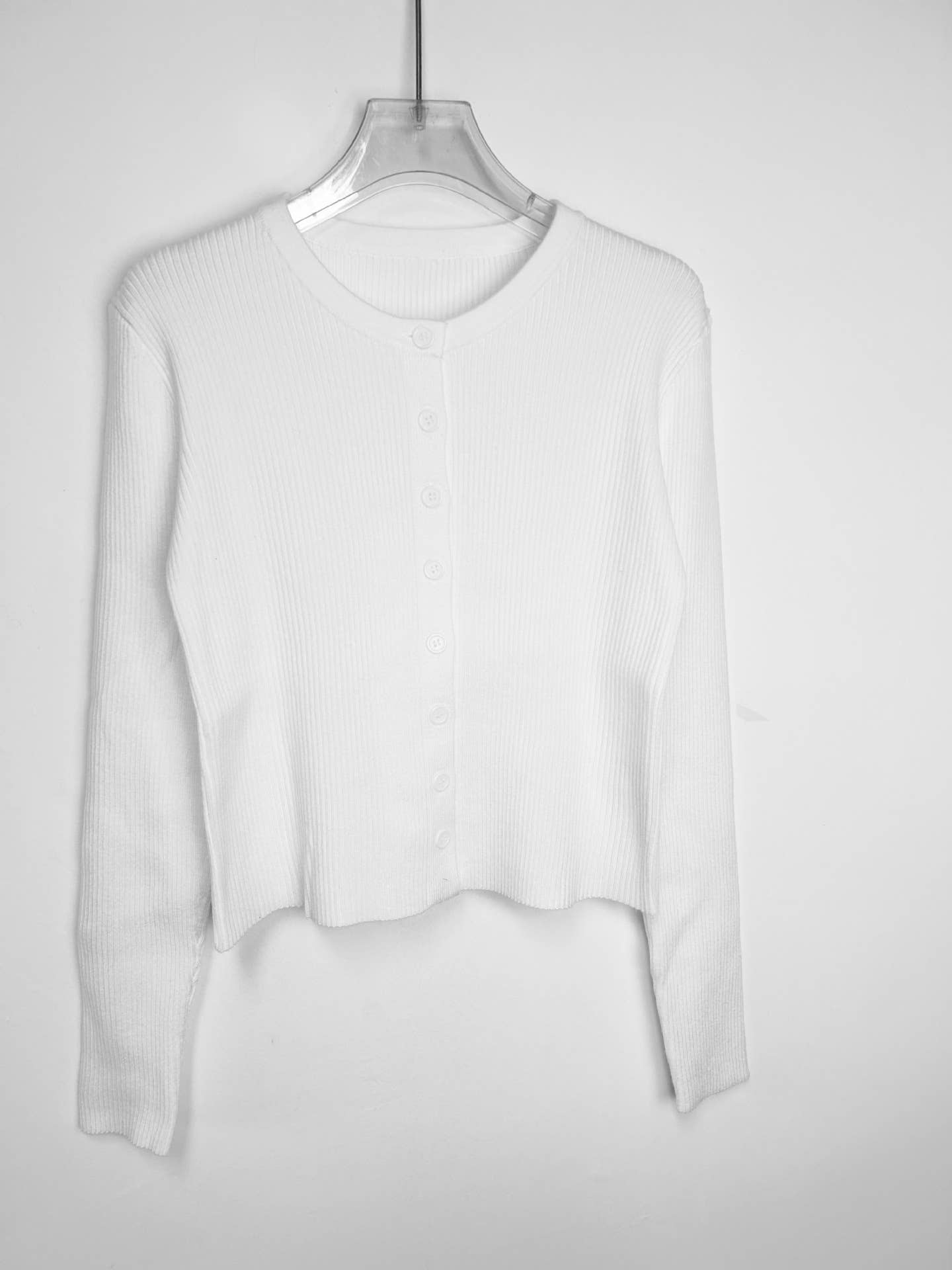 Solid-color threaded button round-neck cardigan