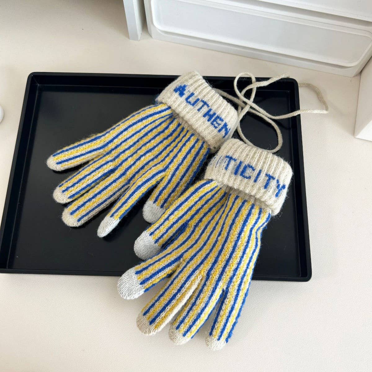 WOOLEN STRIPED TOUCH SCREEN WARM HALTER GLOVES_CWAG0188