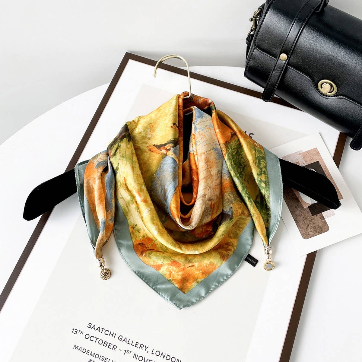 Magnetic Print Triangle Scarf for  Spring Style