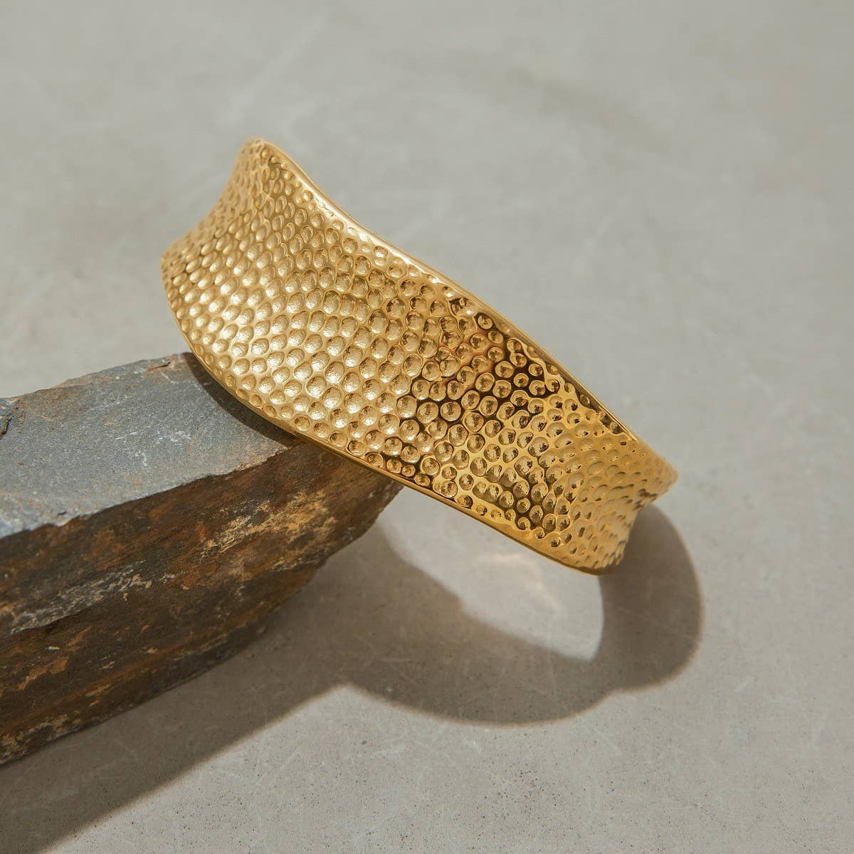 18K Gold Open Bangle, Luxury Stainless Steel_CWAJE4668