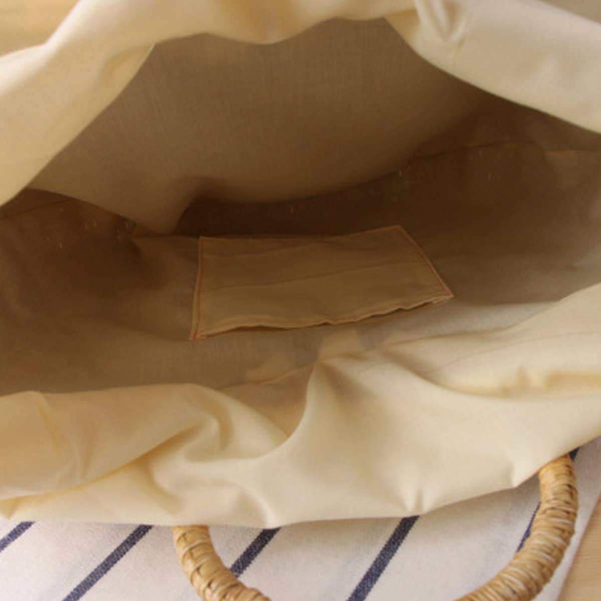 PORTABLE SEMI-CIRCLE WOOL BALL WOVEN BAG_CWAB2117