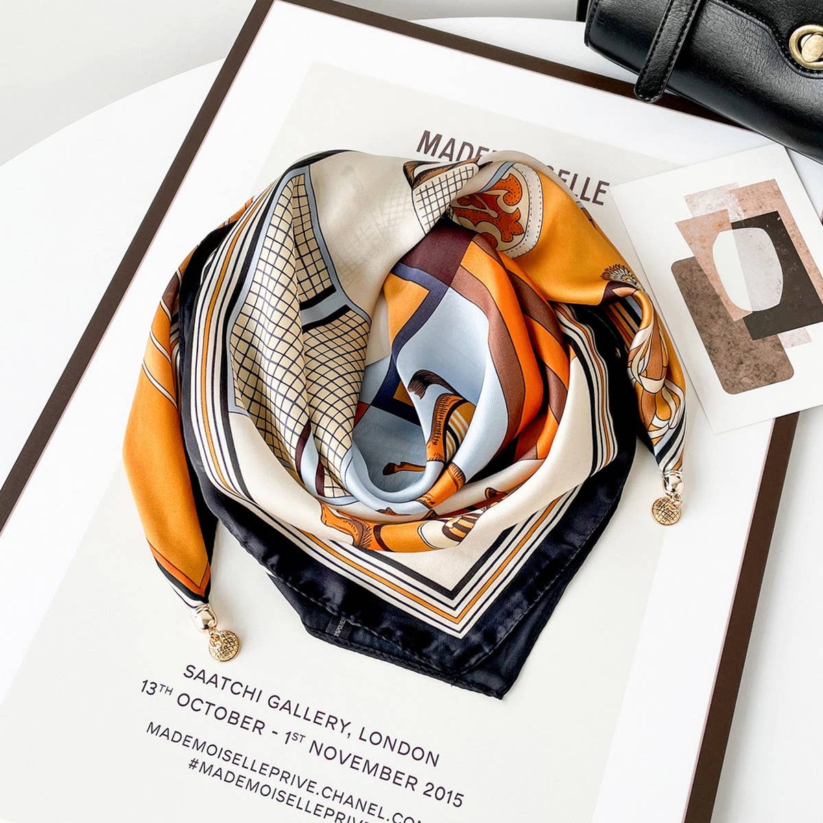 Magnetic Print Triangle Scarf for  Spring Style