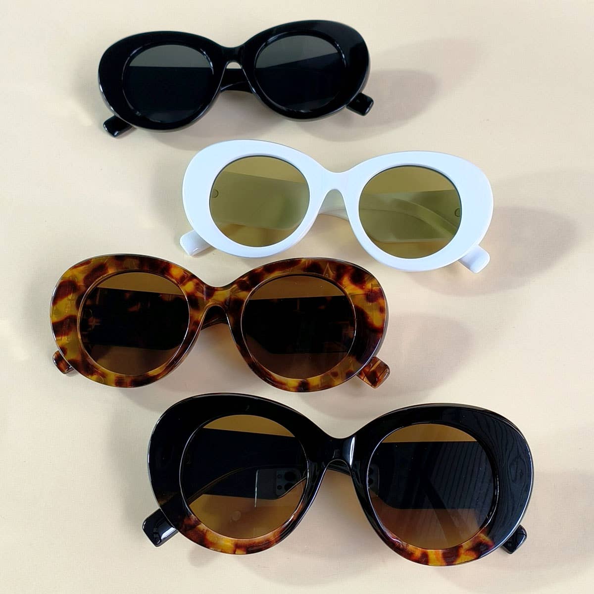 RETRO AND FASHION OVAL SUNGLASSES FOR WOMEN_CWASG0272