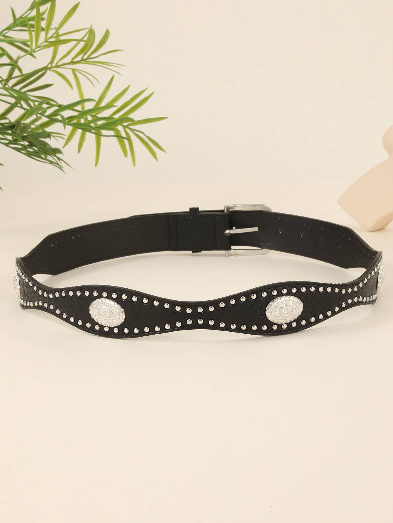 Double-row rivet trendy women's belt