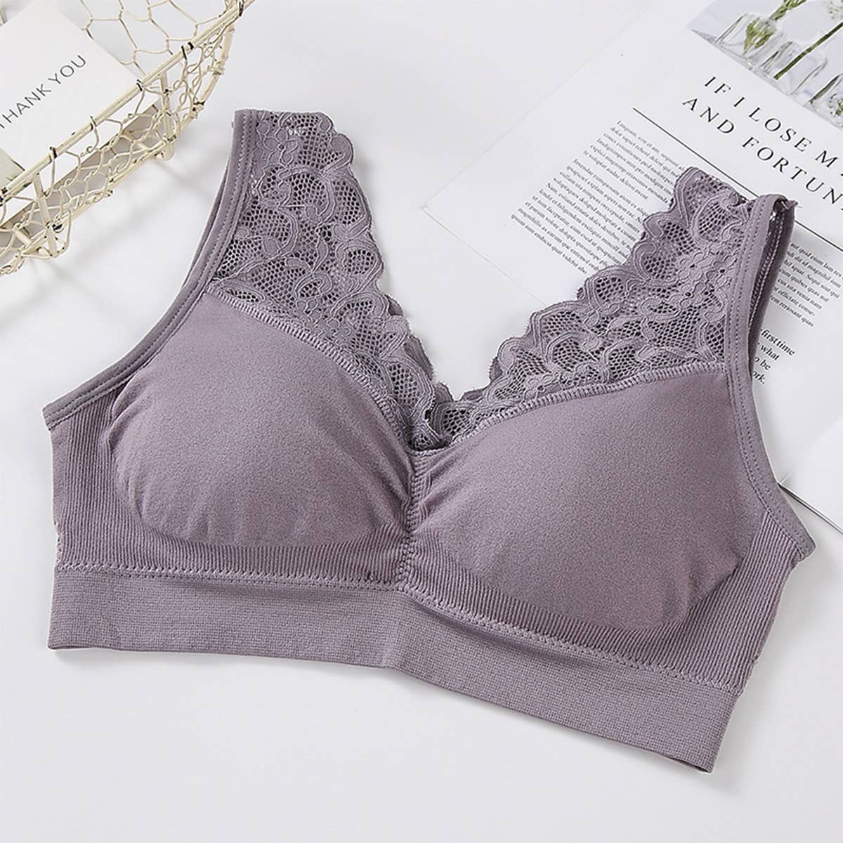 WOMEN PLUS-SIZE LACE BRA WITH BEAUTIFUL BACK