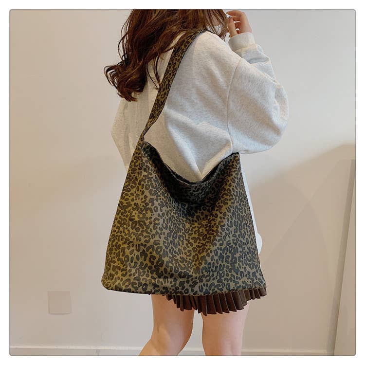 Fashionable leopard print hand-held tote bag