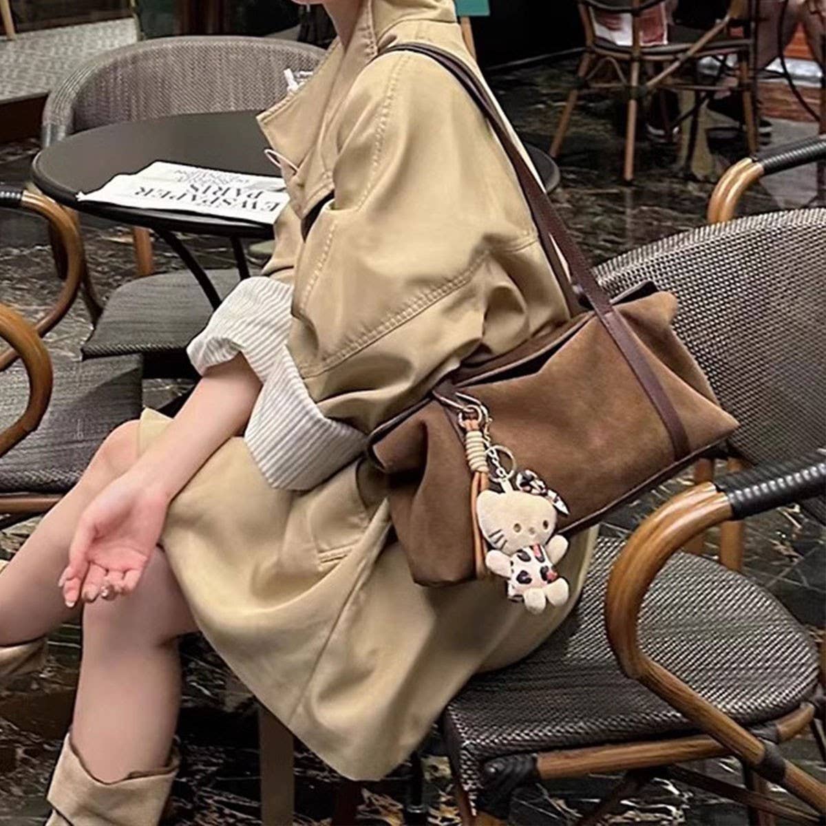 SUEDE AND MATTE COWHIDE SIMPLE SHOULDER BAG_CWAB4120