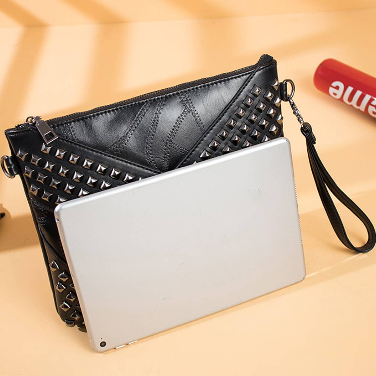 SKULL RIVET LARGE CAPACITY CLIP BAG CLUTCH BAG_CWAB1470