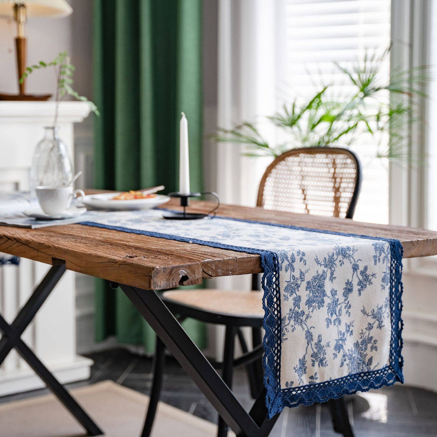 MULTI PATTERNED LACED DETAIL TABLE RUNNER