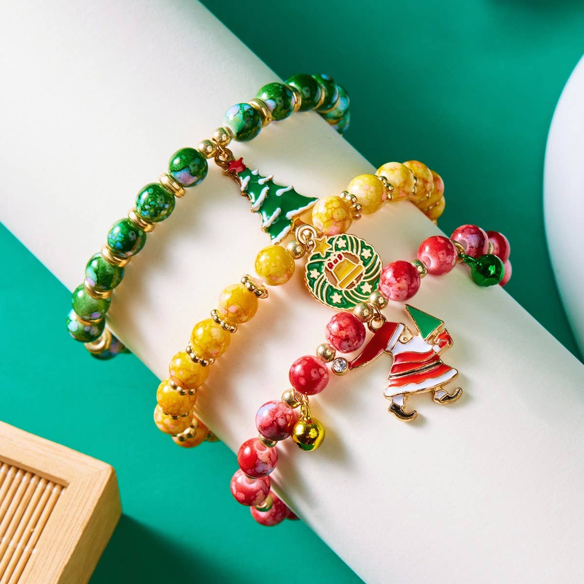 CWAJE2516_CHRISTMAS BELL OLD MAN SNOWMAN BEADED BRACELET