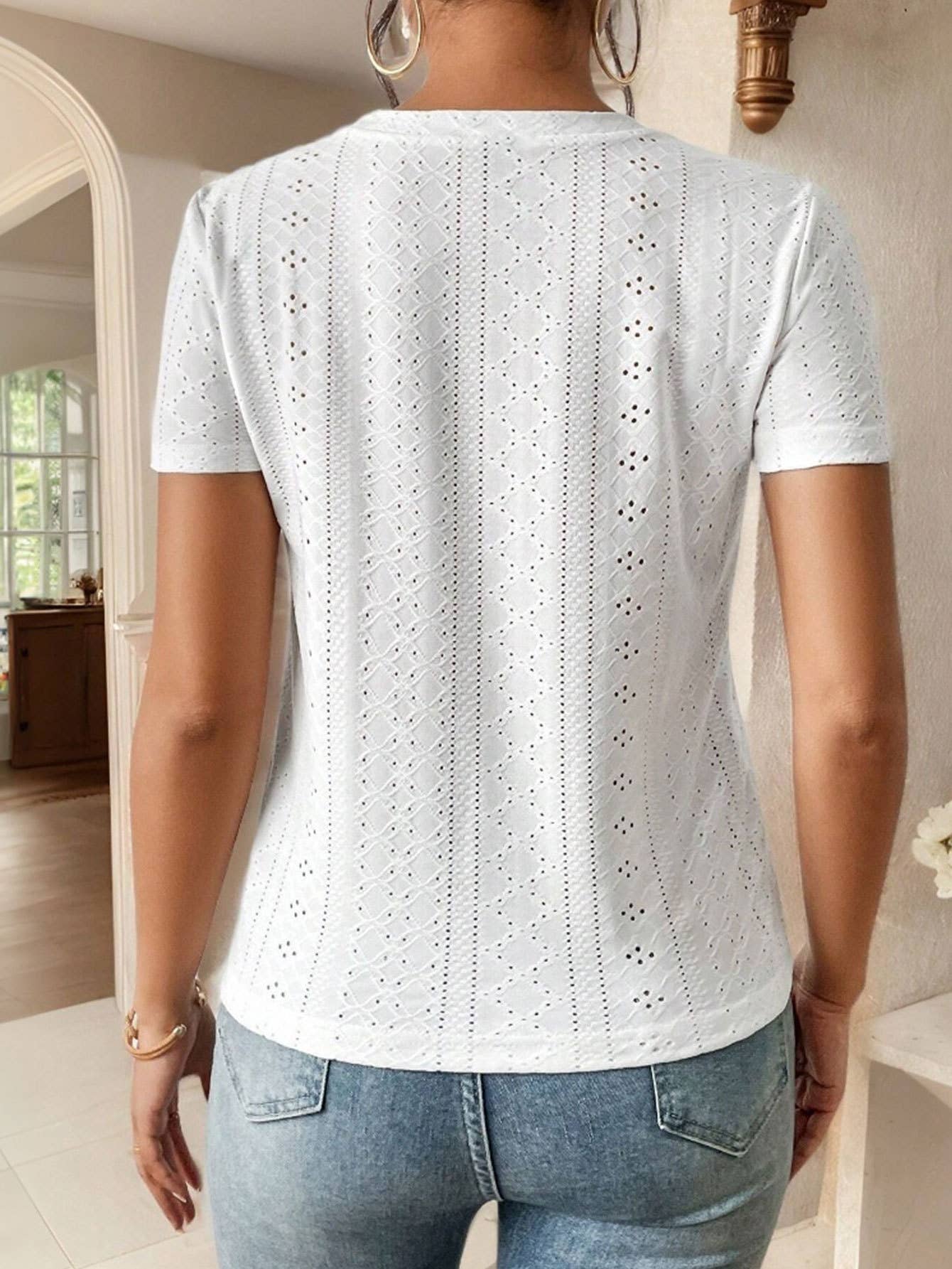 Elegant Slim Fit Short Sleeve Minimalist T-Shirt