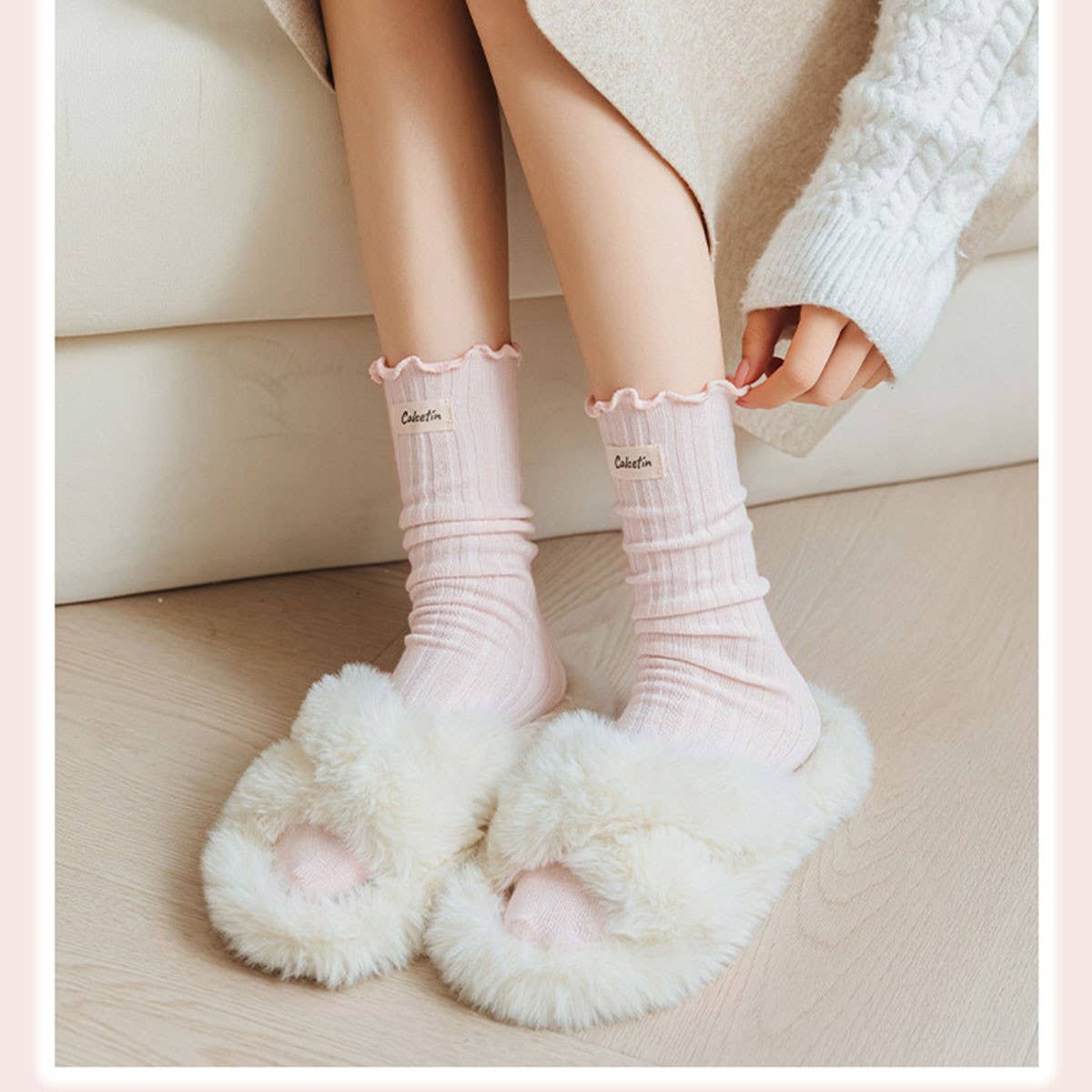 WOMEN  FLOWER  EAR EDGE LONG CREW SOCKS