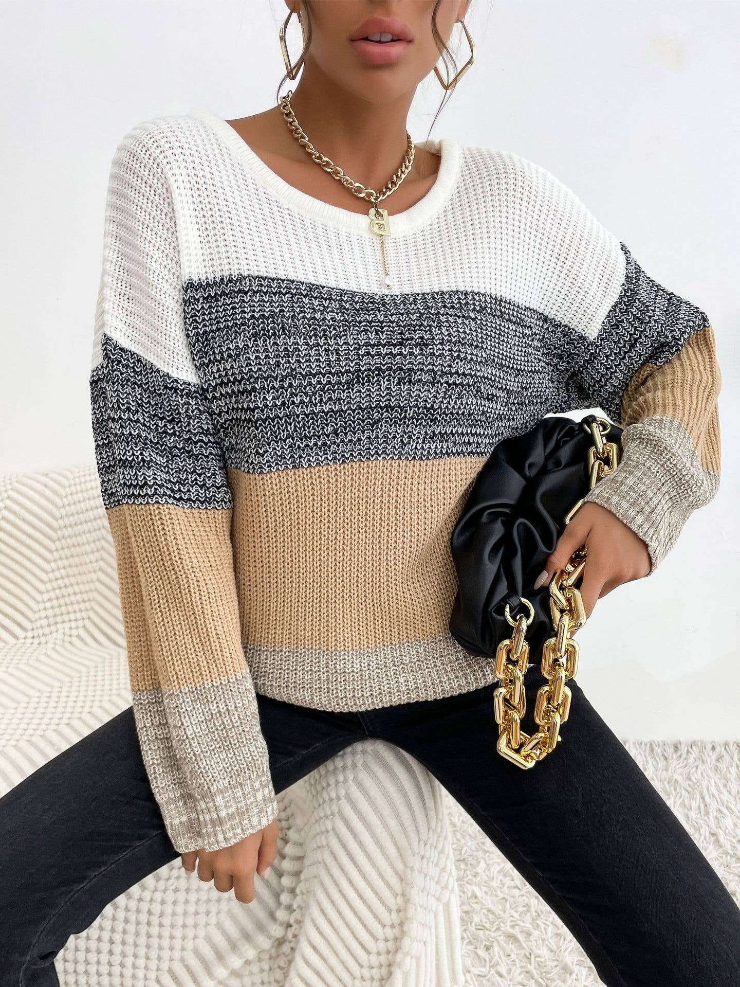 Round-neck long-sleeved color-blocking sweater