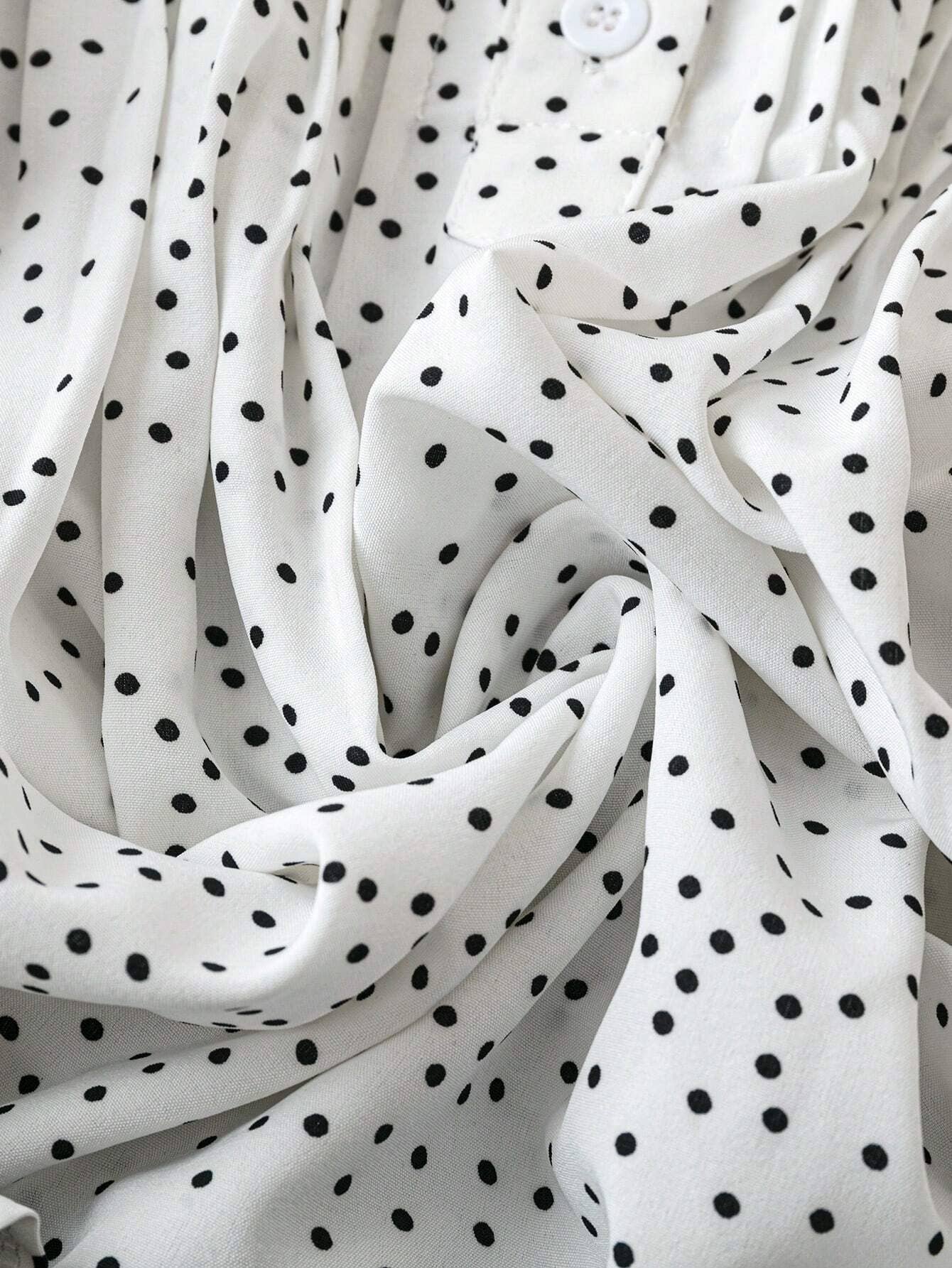 V-neck with broken points loose button pleat top