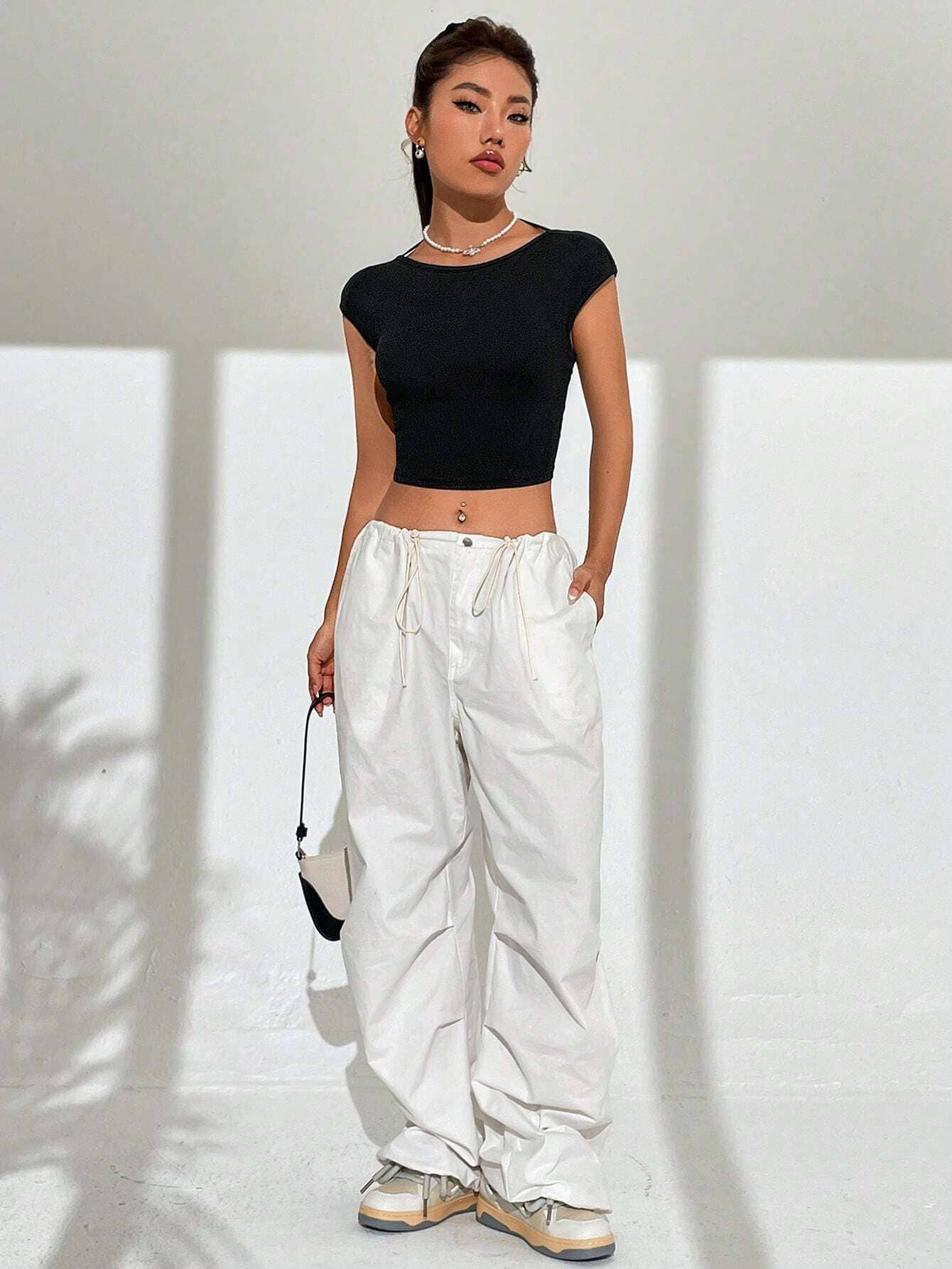 Solid color backless design short T-shirt top