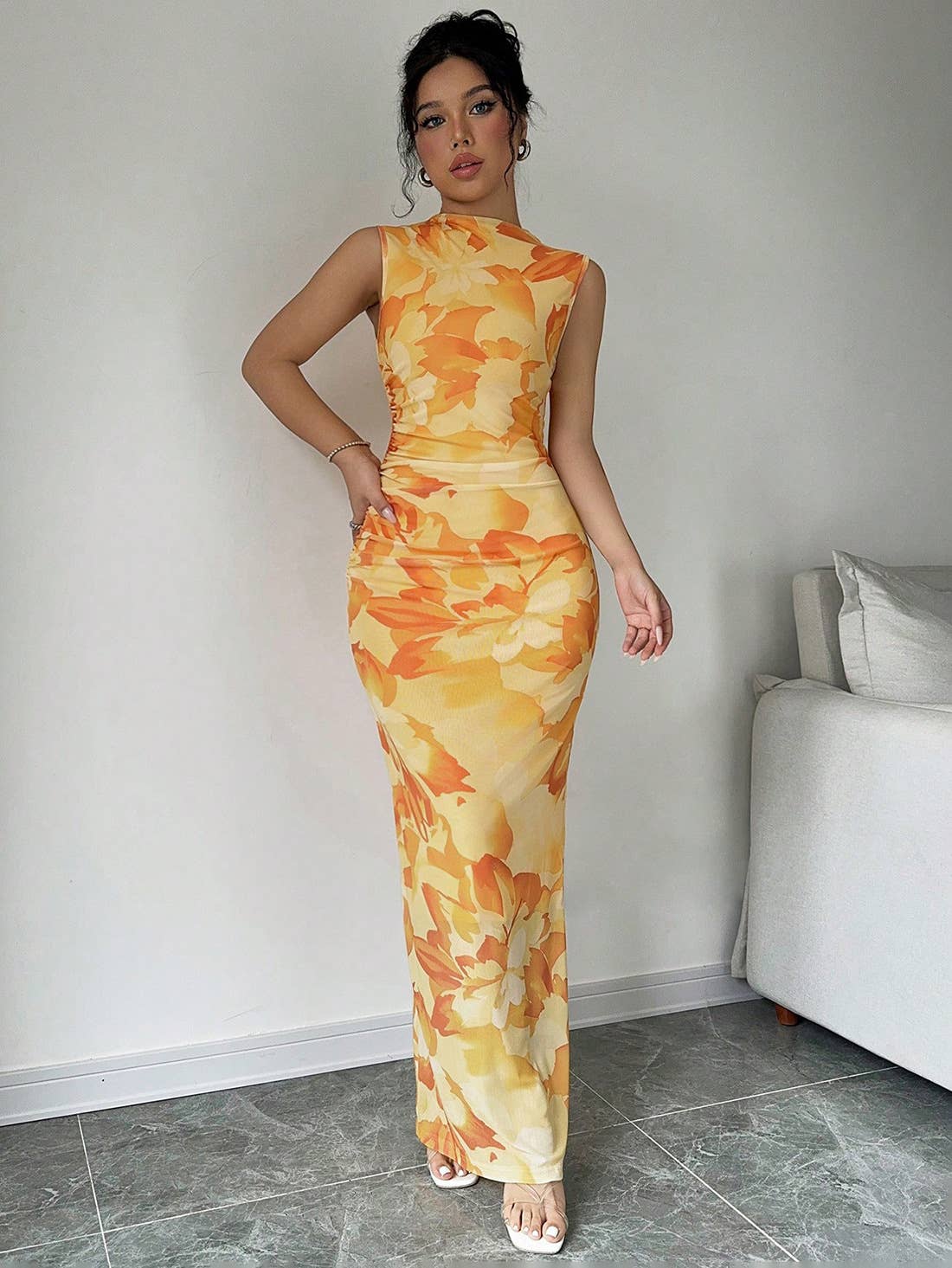 Stylish French retro sleeveless hip-hugging dress