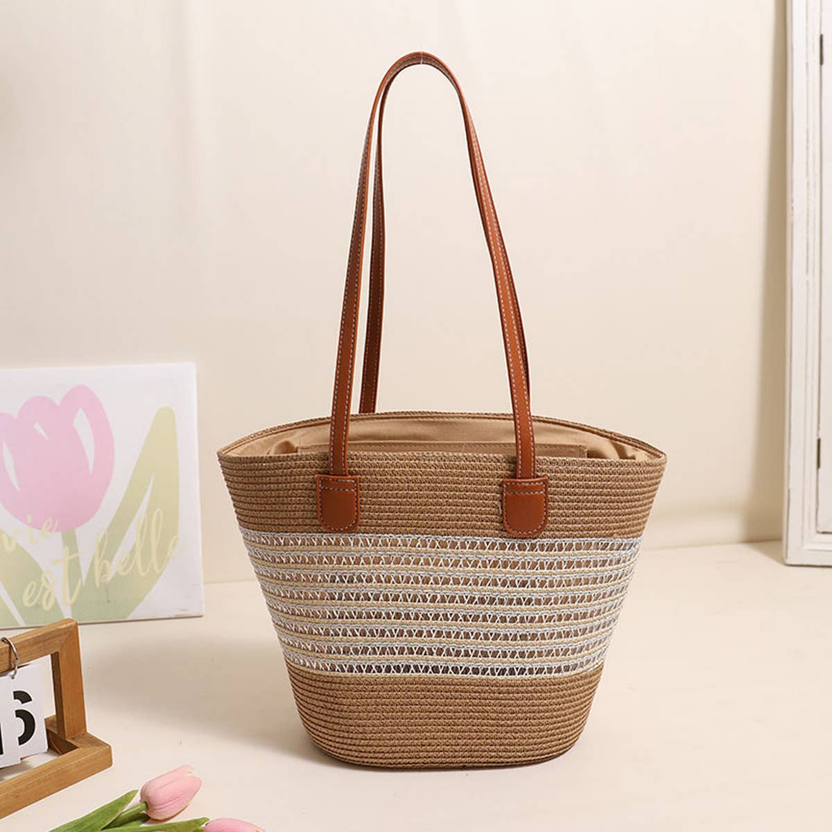 HOLLOW STRIPED ONE-SHOULDER BEACH STRAW BAG_CWAB1867