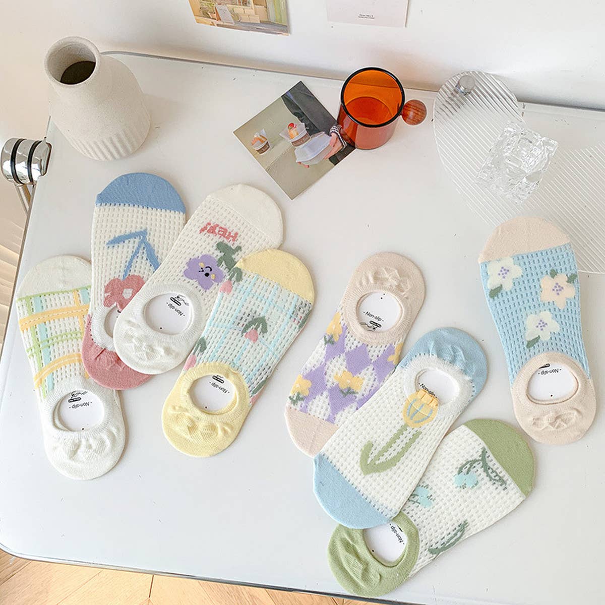 WOMEN CARTOON INVISIBLE HOLLOW SOCKS