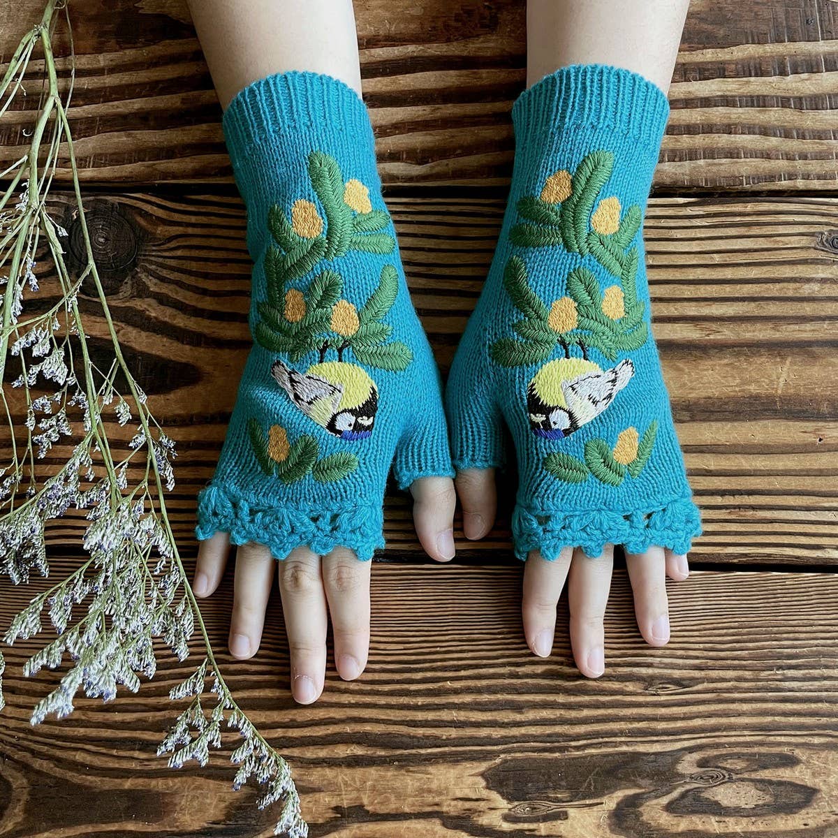 LONG WARM GLOVES WITH BIRD EMBROIDERY