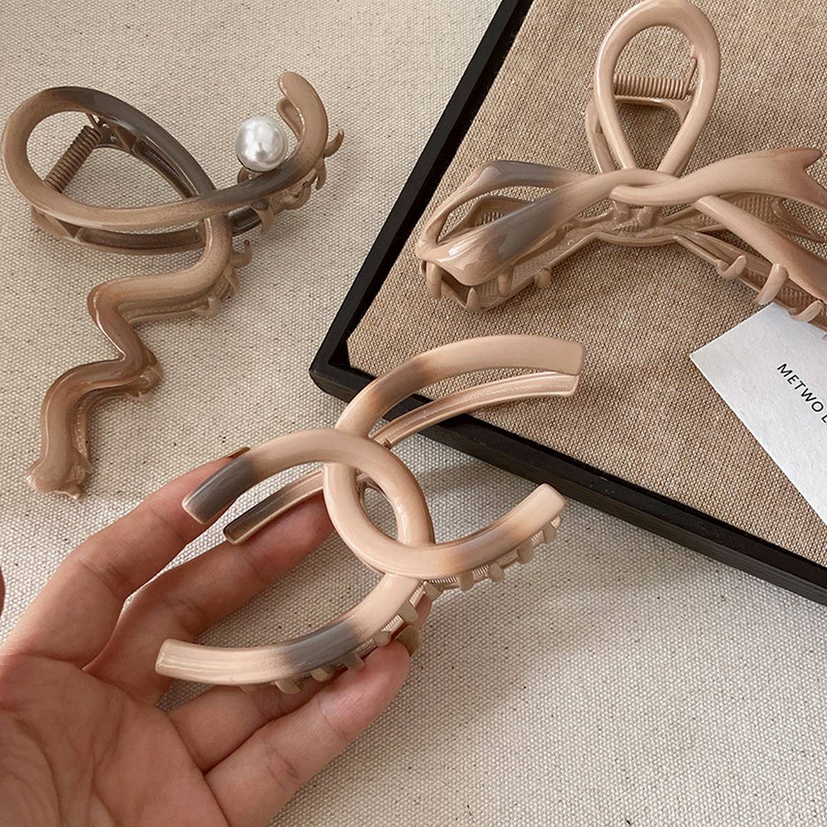 MAILLARD GRADIENT WAVE SHARK CLIP_CWAHA1299