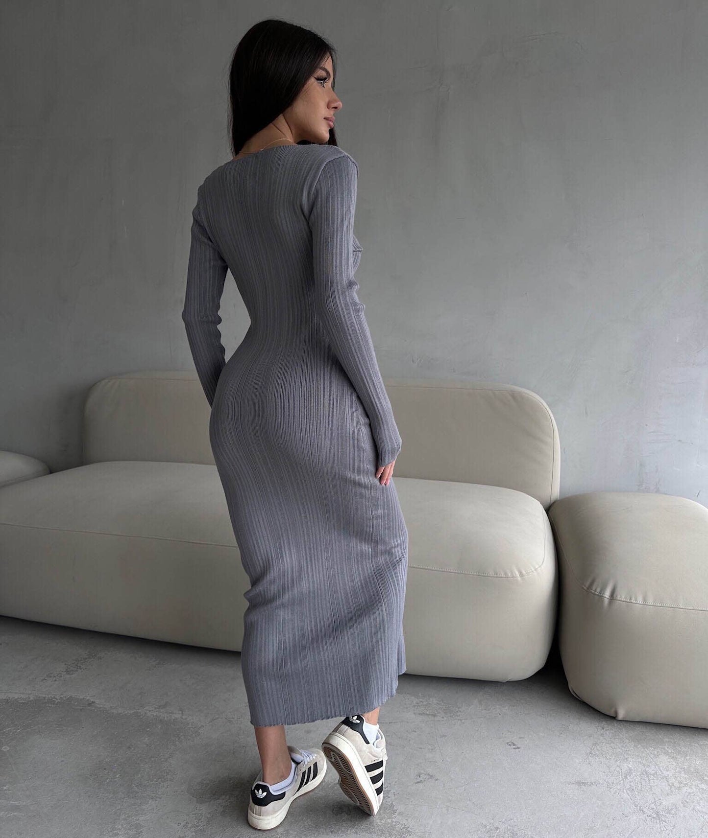 SOLID COLOR ROUND NECK SLIMMING LONG DRESS