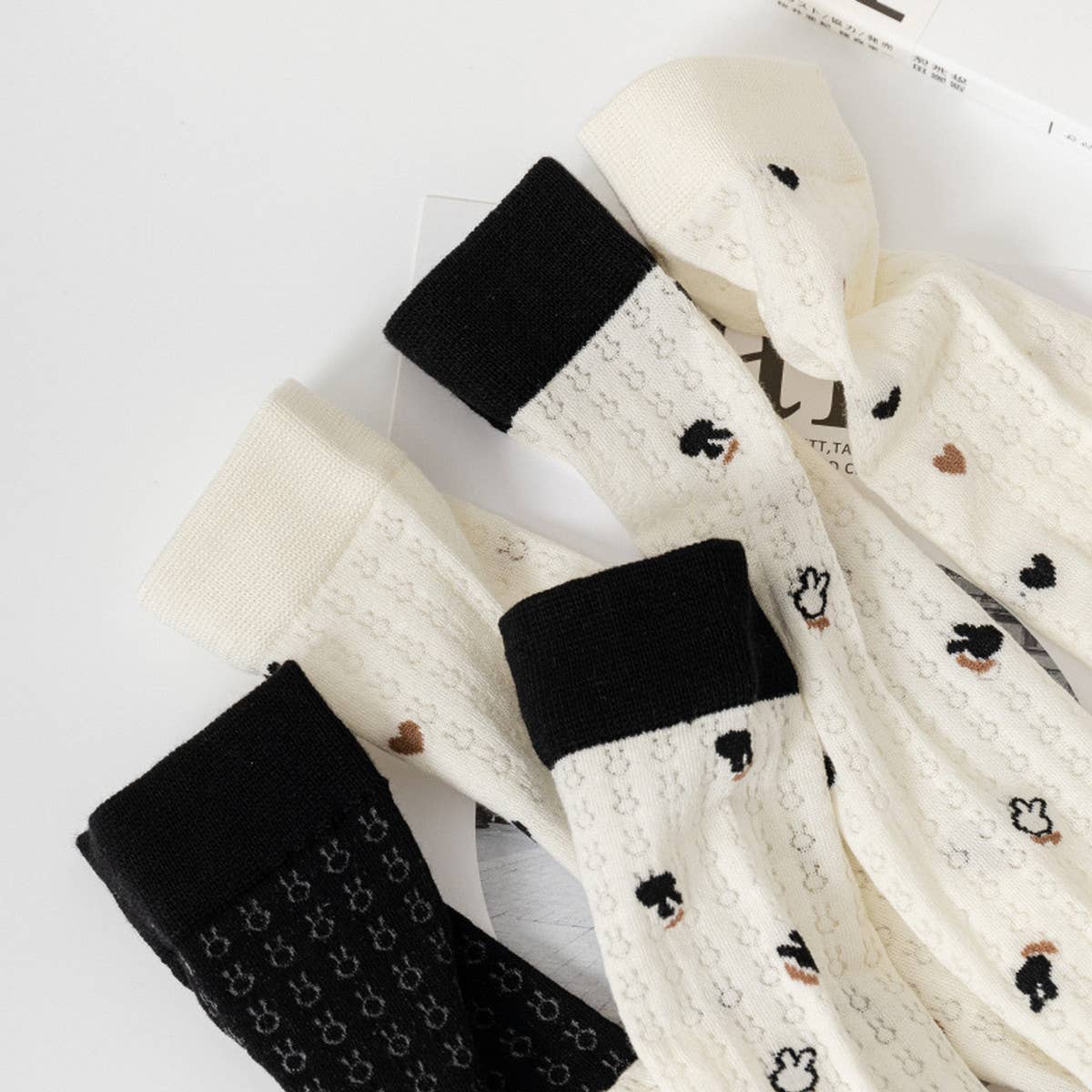 HOLLOW JACQUARD MIDDLE-CALF SOCKS