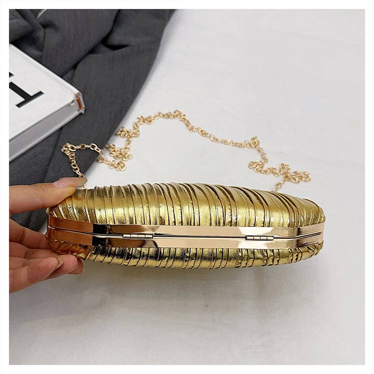 Fashionable and niche glossy single-shoulder bag