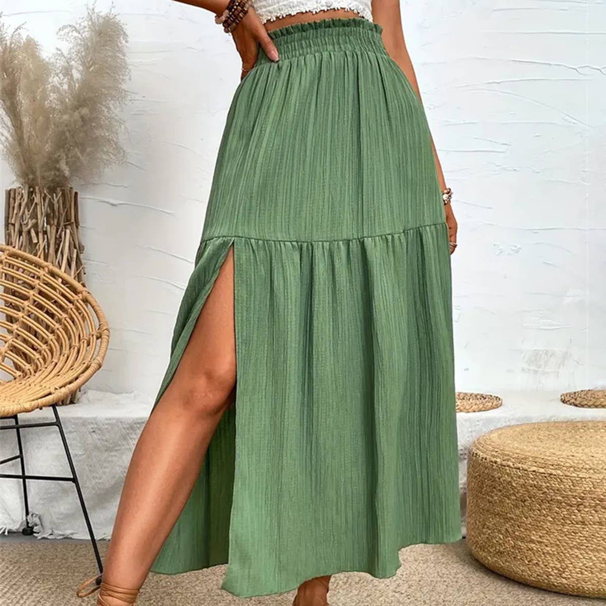 High slit flanged waist skirt