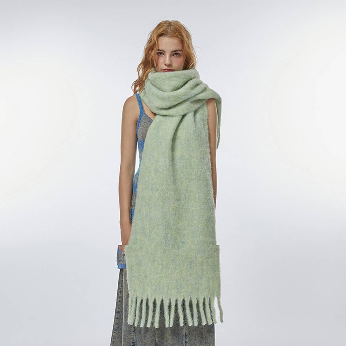 Gradient Loop Yarn Tassel Scarf for Winter