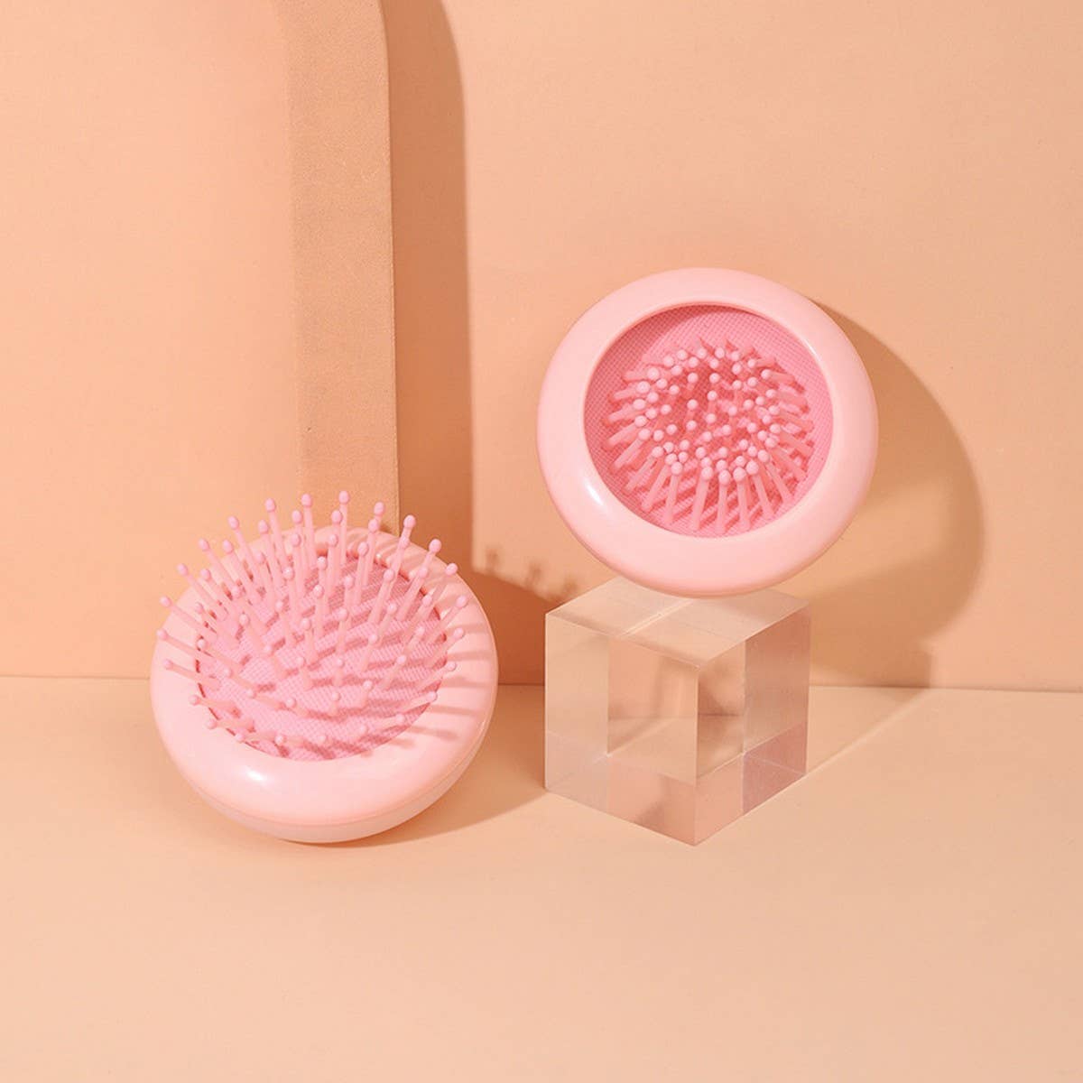JELLYFISH SHAPED SCALP MASSAGE BRUSH