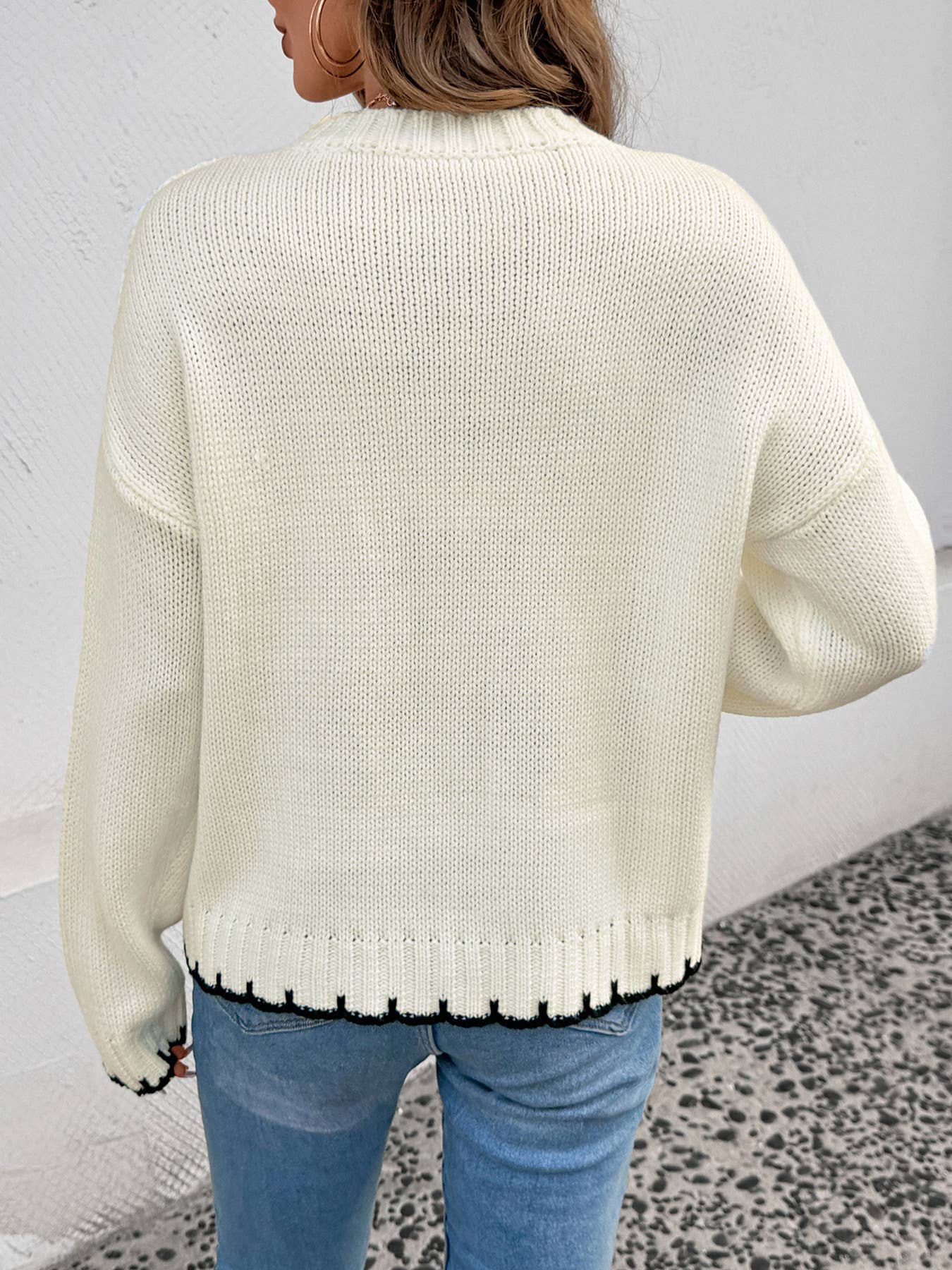 Round-neck striped line color-blocking sweater
